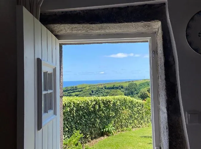 Near The Clouds - Refugio Nordeste (Azores)